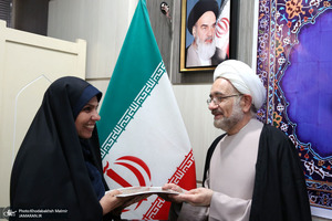 نشست صمیمانه اعضا هیات علمی پژوهشکده امام خمینی و انقلاب اسلامی با تولیت  معزز به مناسبت روز معلم