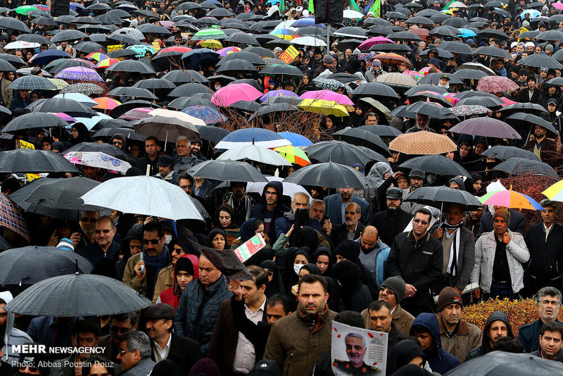 تجمع بزرگداشت شهید حاج قاسم سلیمانی در میدان امام خمینی(س) اصفهان + تصاویر