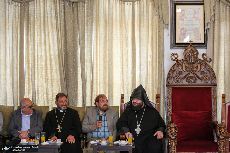 مراسم بزرگداشت امام خمینی (س) در کلیسای «سرکیس مقدس»