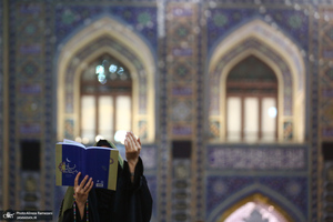 مراسم دعا و احیای شب بیست و یکم ماه رمضان در حرم امام رضا(ع)