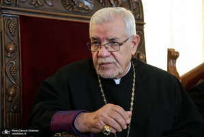 دیدار علی یونسی با اسقف اعظم خلیفه ارامنه