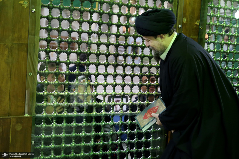 تجدیدمیثاق رئیس و جمعی از کارکنان بنیاد مستضعفان با امام راحل