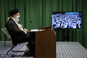 ارتباط تصویری رهبر معظم انقلاب با نمایندگان تشکل‌های دانشجویی