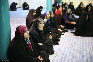 بازدید جمعی از دانش آموزان از بیت امام خمینی (س) در جماران 1