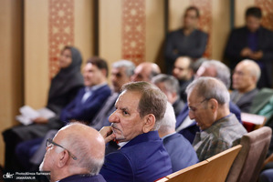 نشست رو‌نمایی کتاب در اندیشه ایران