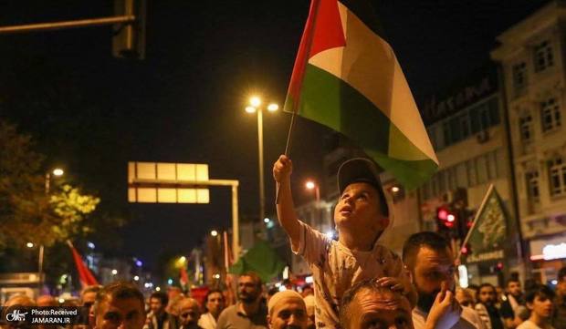 همبستگی مردم استانبول با فلسطینی ها + عکس