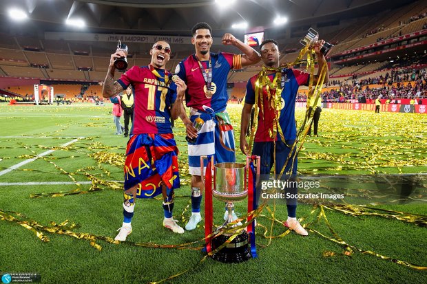 عکس و ویدیوی جشن قهرمانی بارسلونا در جام حذفی اسپانیا 