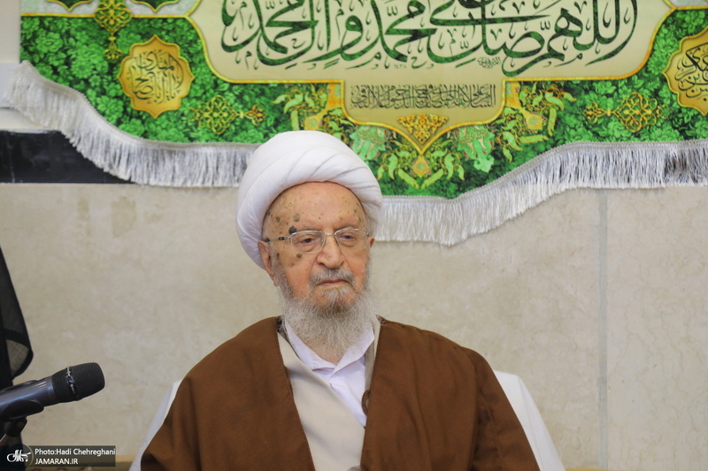 مراسم عمامه گذاری طلاب روز ولادت پیامبر اکرم (ص) و امام جعفر صادق (ع) در بیوت مراجع