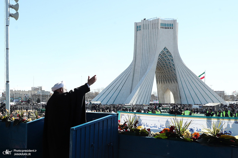 رئیس جمهور در مراسم راهپیمایی 22 بهمن