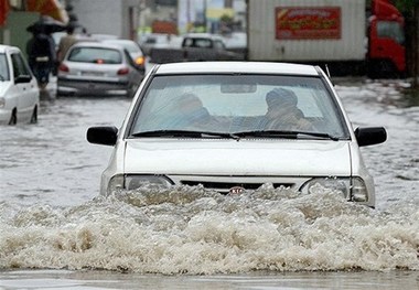 باد و باران همدان را در نوردید ناتوانی مدیریت شهری در مدیریت آب‌های سطحی