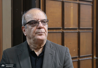 عباس عبدی به یک سال حبس تعزیری محکوم شد/ دادگاه حکم به ۲ ماه توقف فعالیت و انتشار روزنامه اعتماد داد/ با فرجام خواهی متهمان، پرونده در تاریخ ۱۷ شهریور ماه سال جاری به دیوان عالی کشور ارسال شده است و هنوز رای قطعی صادر نشده است
