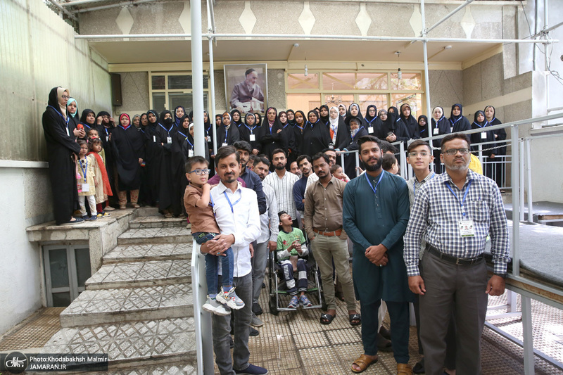 بازدید جمعی از دانشجویان مدارس امامیه پاکستان از بیت امام خمینی (س) در جماران