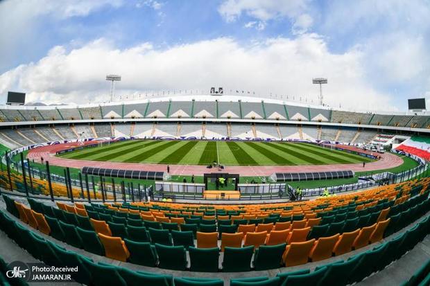 ویدیو| اعتراض تماشاگران به کمبود سرویس بهداشتی در ورزشگاه آزادی!