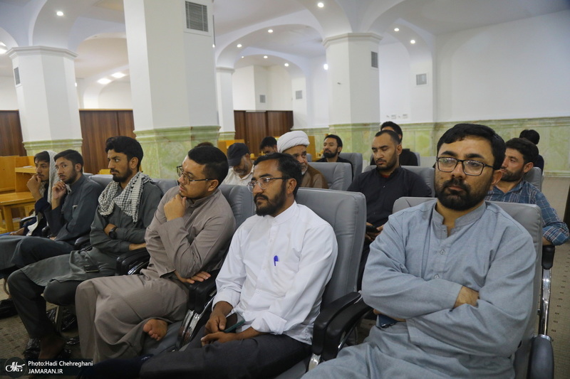 نشست «قرآن و عترت، محور اتحاد مسلمانان در اندیشه امام خمینی(س)» به زبان اردو