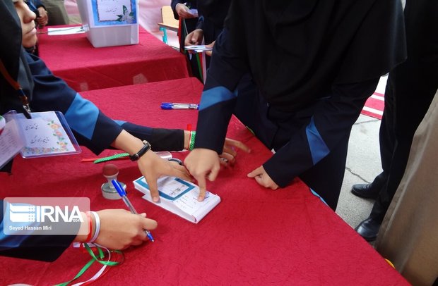 مشارکت ۲۵۰ هزار دانش‎آموز در انتخابات شوراهای دانش‎آموزی لرستان