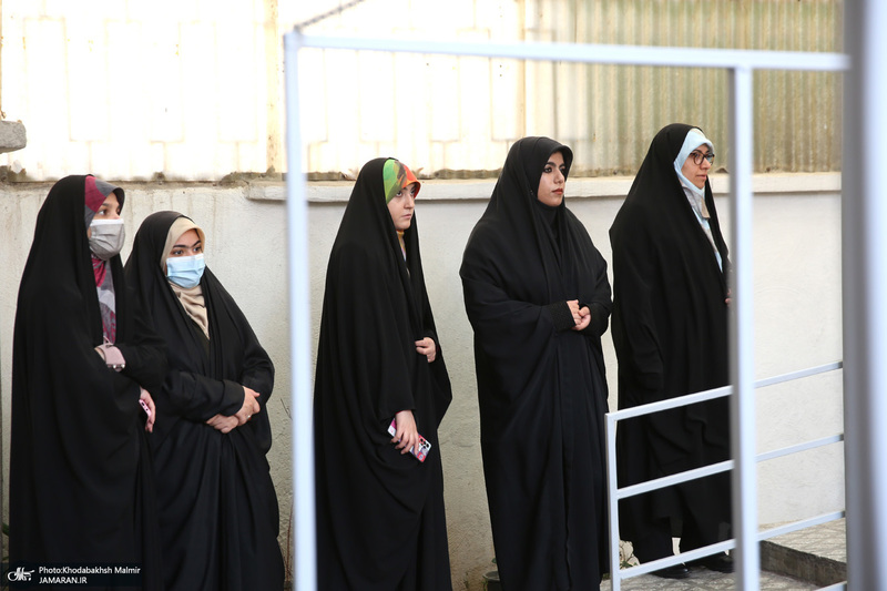 بازدید اقشار مختلف مردم از بیت امام خمینی (س) در جماران- 7