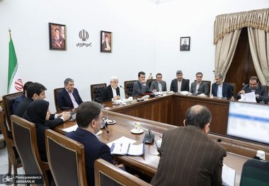 چهارمین جلسه ستاد توسعه فناوری و کاربرد هوش مصنوعی/ عارف: ایجاد یک الگوی حکمرانی داده‌ها در بخش حاکمیتی پیگیری شود/ نباید درها را بر روی اساتید و دانشجویان ایرانی برای حضور در کنفرانس‌ها و مجامع دانشگاهی بین‌المللی ببندیم