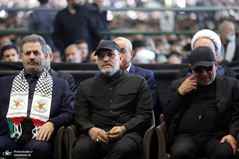 اقامه نماز رهبر معظم انقلاب بر پیکر رئیس جمهوری و یارانش