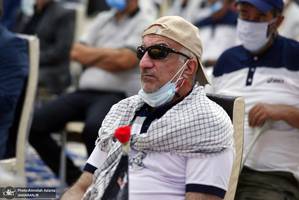 تجدید میثاق جمعی از خانواده های معظم شهدا، جانبازان، ایثار گران و رئیس و کارکنان بنیاد شهید با آرمان های حضرت امام(س)