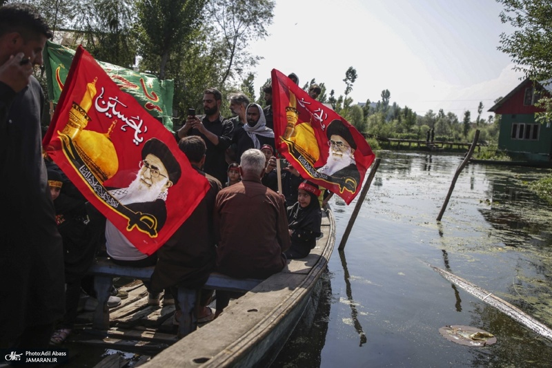 عزاداری سنتی کشمیری‌ها روی قایق