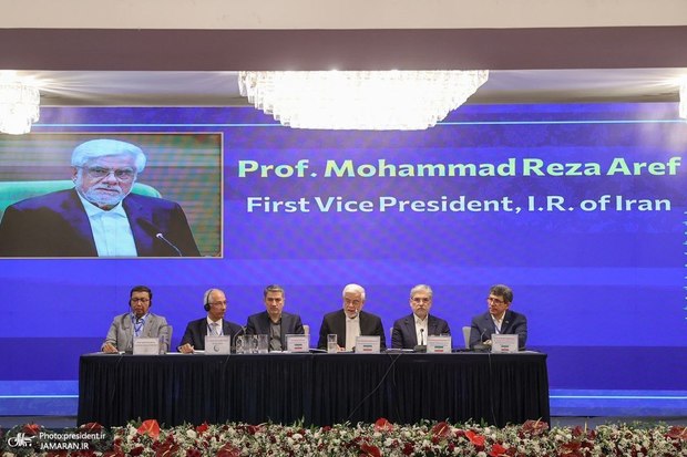 عارف: جوانان در واقع خط مقدم پیشرفت‌های علمی جهان هستند/ نقش پررنگ زنان ضامن دستیابی به اهداف توسعه ملی کشورها است/ دستاوردهای علمی و فناوری ایران علی‌رغم تحریم‌های ظالمانه و غیرقانونی غرب حاصل شده است/ سهم جهان اسلام از حوزه هوش مصنوعی کمتر از ۵ درصد است