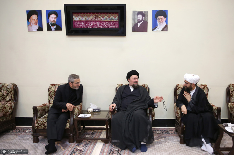 دیدار سرپرست و کارکنان وزارت خارجه باسید حسن خمینی در حرم مطهر امام خمینی (س)