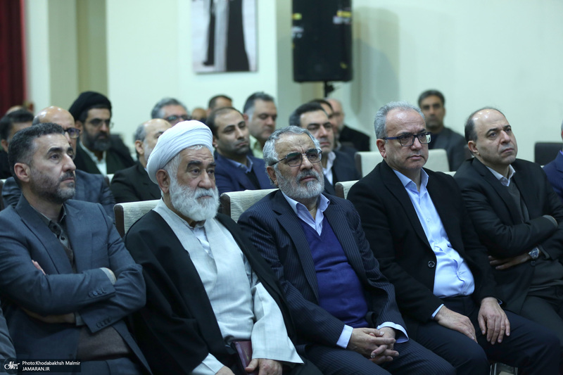 دیدار وزیر و کارکنان وزارت نیرو با سید حسن خمینی