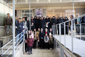 بازدید اقشار مختلف مردم از بیت امام خمینی در جماران