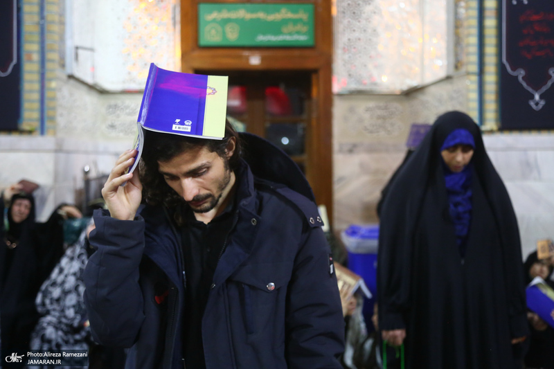 مراسم دعا و احیای شب بیست و یکم ماه رمضان در حرم امام رضا(ع)