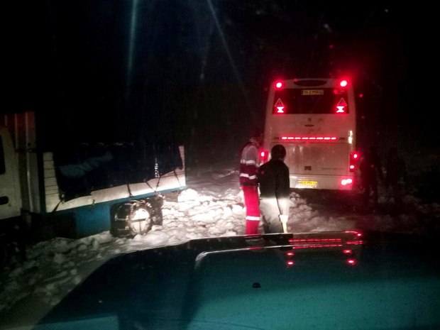 امداد رسانی به 45 دستگاه خودرو گرفتار در برف و کولاک شهرستان کلیبر