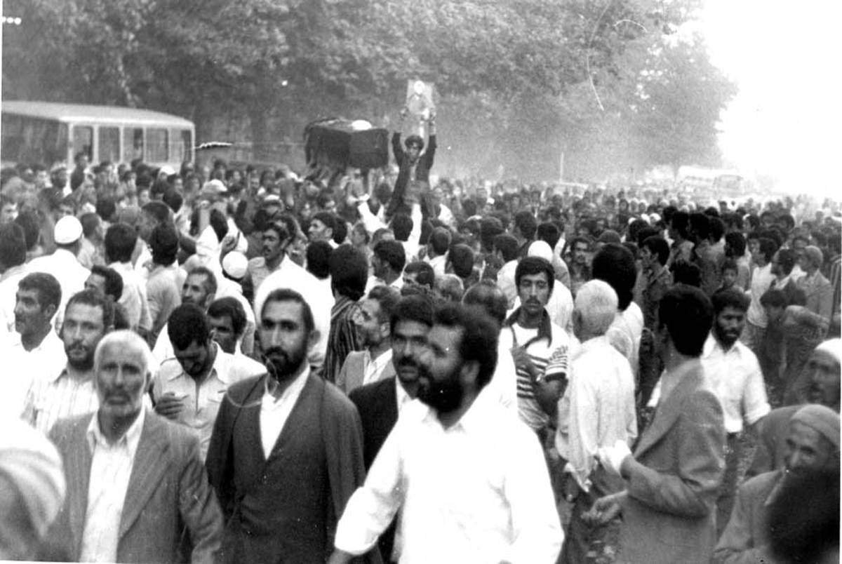چرا رژیم جنازه شیخ احمد کافی را شبانه به مشهد بازگرداند؟ روز تشییع جنازه وی در مشهد چه گذشت؟