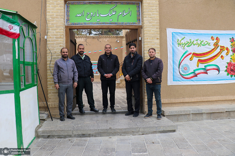 آذین بندی بیت تاریخی امام خمینی به مناسبت دهه فجر انقلاب