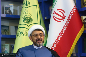 بازدید سرپرست موسسه تنظیم و نشر آثار حضرت امام خمینی(ره) از نمایشگاه کتاب