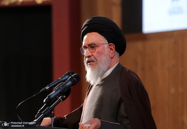 فرهنگ یک ملت، با رشد آن در ارتباط است/ عقب‌گرد یا جلو رفتن، نشانگر رشد یا نبود رشد فکری جامعه است/ حکومت مشروع، علت پیشرفت یک جامعه و قدرت نامشروع دلیل پسرفت آن است