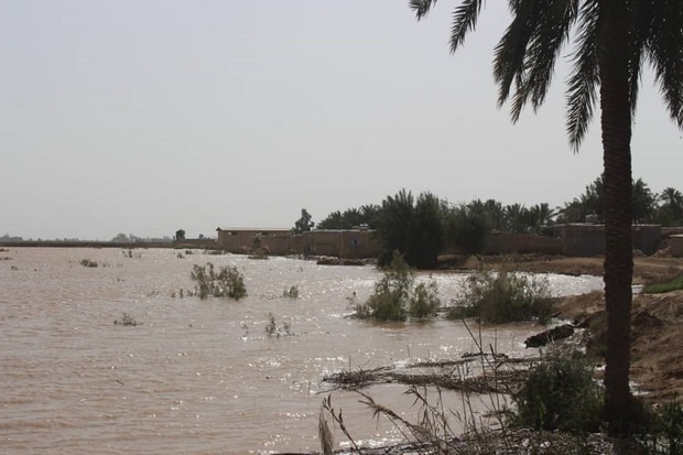 سیلاب در حال ورود به 2 روستای شادگان است