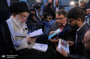 دیدار جمعی از شاعران و اهالی فرهنگ و ادب با رهبر معظم انقلاب