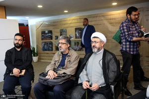 بازدید رئیس موسسه تنظیم و نشر آثار امام خمینی(س) از نمایشگاه خط خون