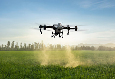 کشاورزان هم از پهپادها استفاده می کنند + فیلم