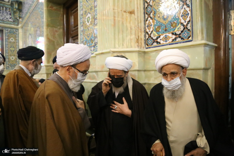 حضور مراجع و علما در مسجد امام حسن عسکری(ع) در پی ارتحال آیت الله العظمی صافی(ره)