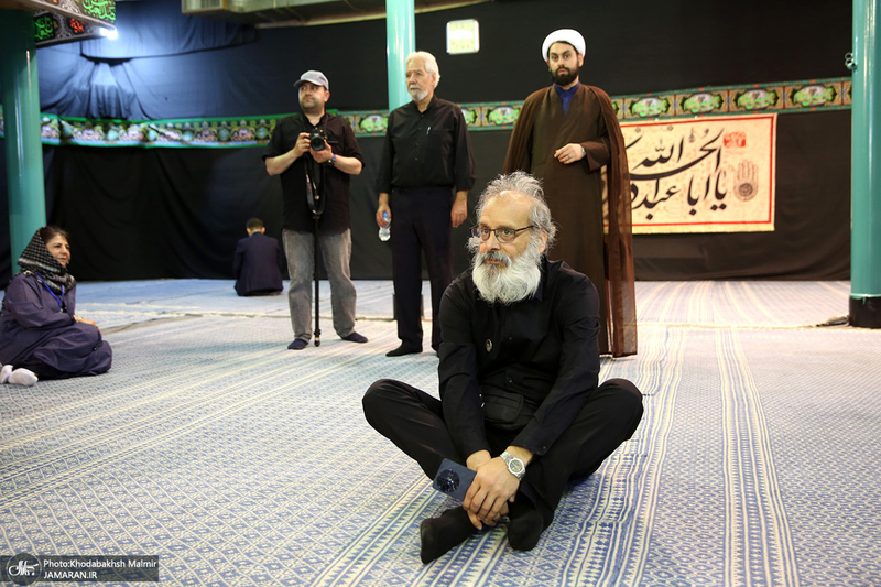 بازدید میهمانان خارجی جهت شرکت در مراسم رهبر شهید از حسینیه جماران