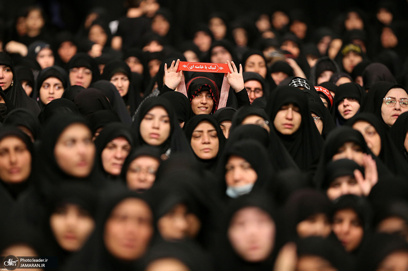 مراسم عزادارای شب عاشورا با حضور رهبر انقلاب اسلامی