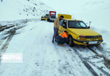 تردد در گردنه خان بانه فقط با زنجیر چرخ امکانپذیر است