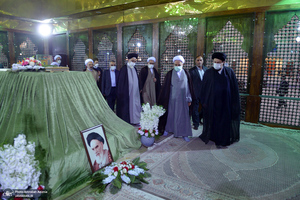 تجدید میثاق رئیس قوه قضائیه و مسئولان عالی قضایی با آرمان‌های حضرت امام خمینی (س)