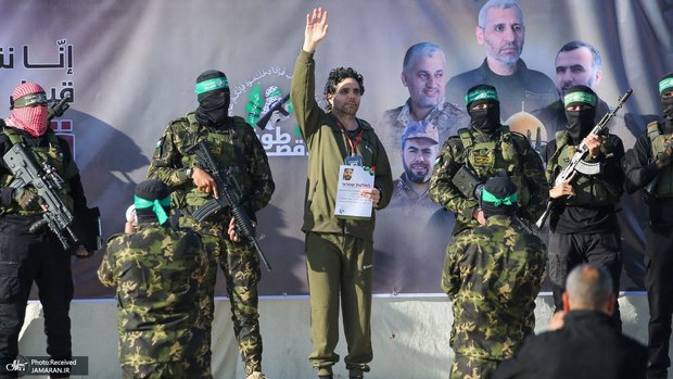 ناگفته‌های اسیر آزاد شده صهیونیست از دوران اسارت در غزه / ارتش اسراییل تونلی که ما در آن بودیم را بمباران کرد