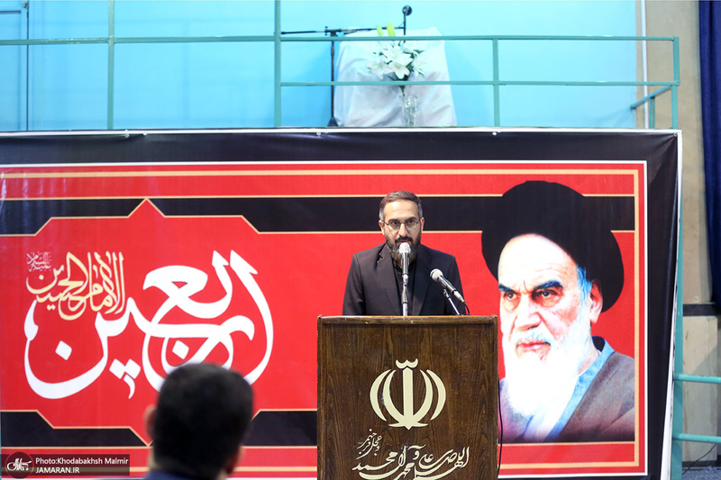 شب شعر «اين محرم وصفر است كه اسلام را زنده نگه داشته است» در حسینیه جماران