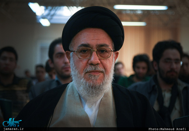 خاطره ی آیت الله خوئینی ها از مخفی شدن خود و شهید بهشتی در خانه ی برادرِ یک ساواکی