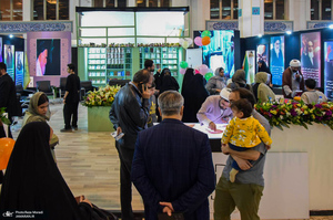 غرفه موسسه تنظیم و نشر آثار امام خمینی (س) در سی و سومین نمایشگاه بین المللی قرآن کریم-3