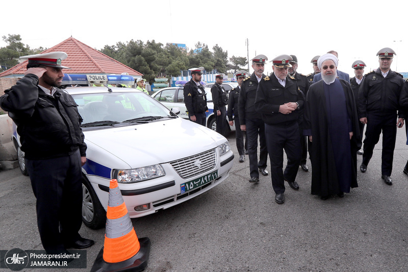 بازدید روحانی از ایستگاه سلامت اورژانس و پایگاه امداد و نجات جاده ای