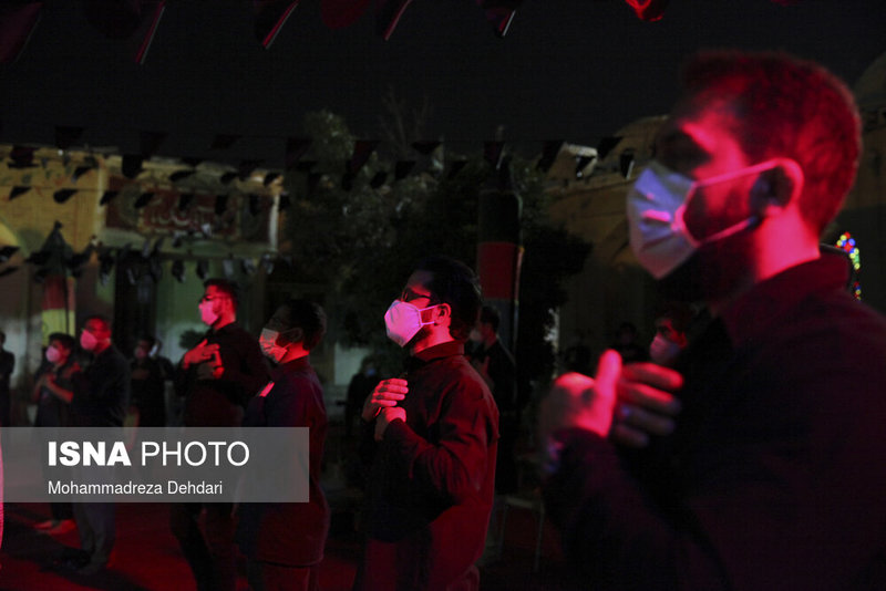 عزاداری شب چهارم محرم در مجاورت ارگ کریمخانی