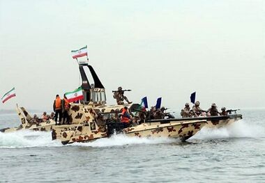 تسنیم: پس از حمله آمریکایی‌ها به کشتی ایرانی، نیروهای ایرانی با پهپاد به سمت بعضی کشتی‌های نظامی آمریکایی حمله کردند